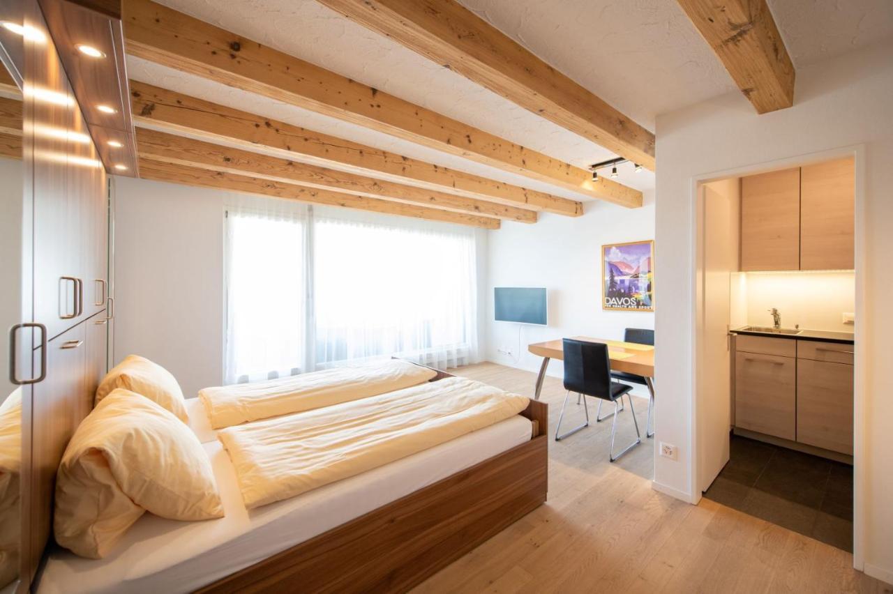 Ferienwohnungen, Carlton Am Park, Davos Platz エクステリア 写真