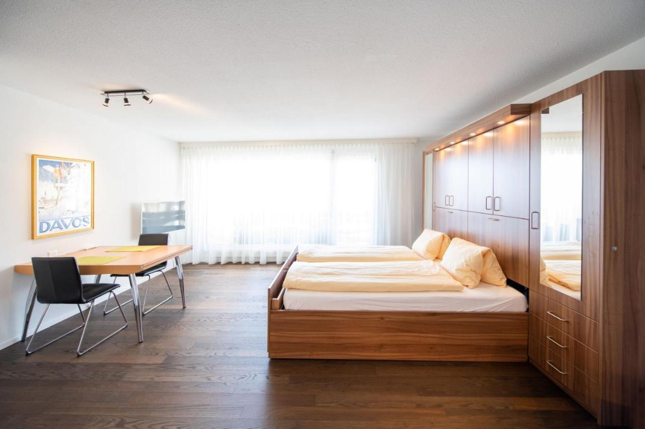 Ferienwohnungen, Carlton Am Park, Davos Platz エクステリア 写真