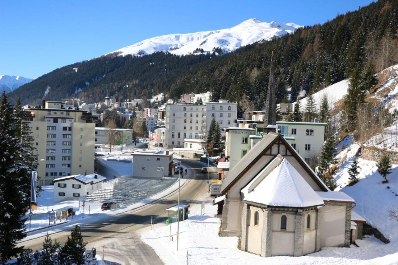 Ferienwohnungen, Carlton Am Park, Davos Platz エクステリア 写真