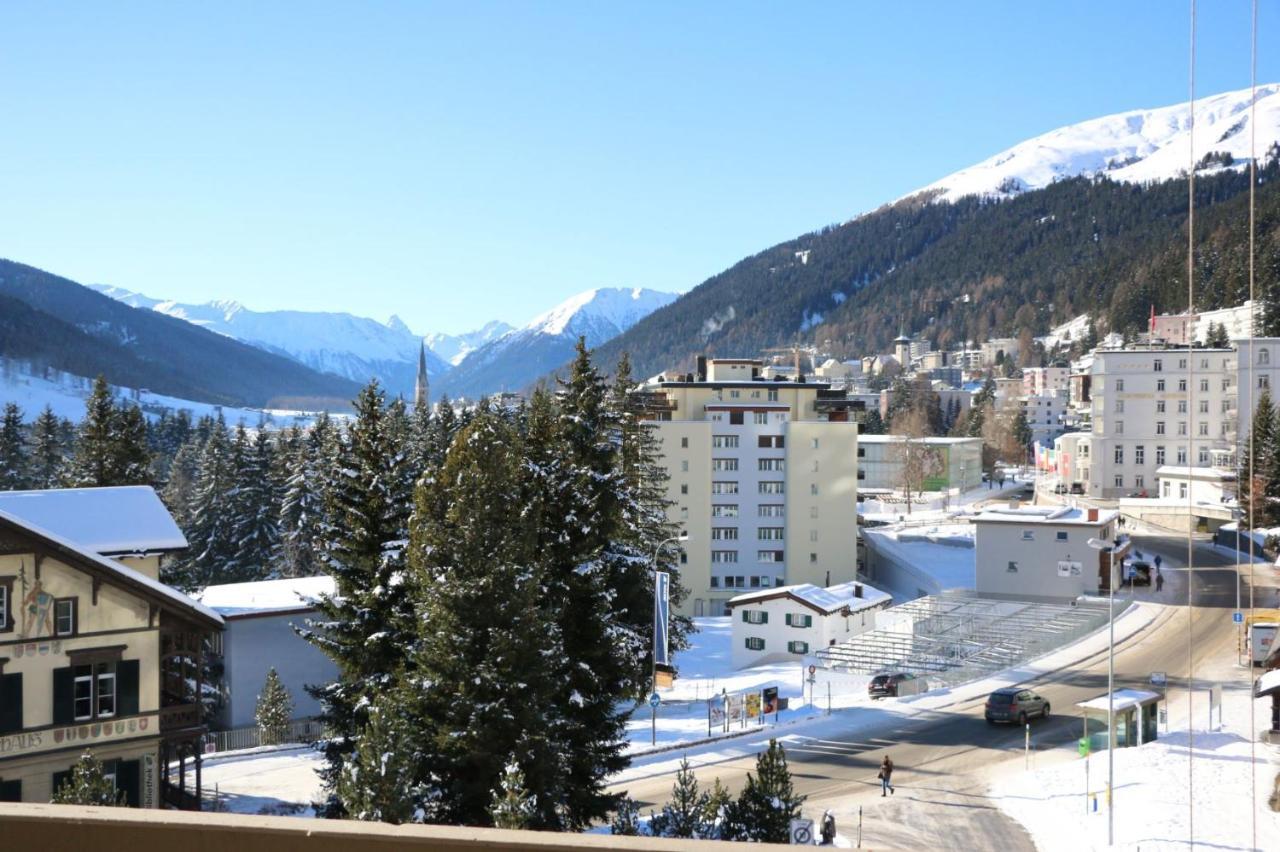 Ferienwohnungen, Carlton Am Park, Davos Platz エクステリア 写真