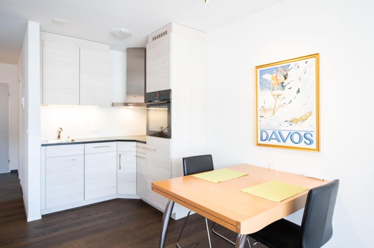 Ferienwohnungen, Carlton Am Park, Davos Platz エクステリア 写真