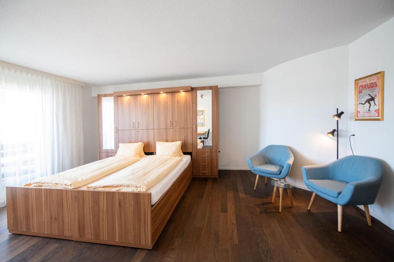 Ferienwohnungen, Carlton Am Park, Davos Platz エクステリア 写真
