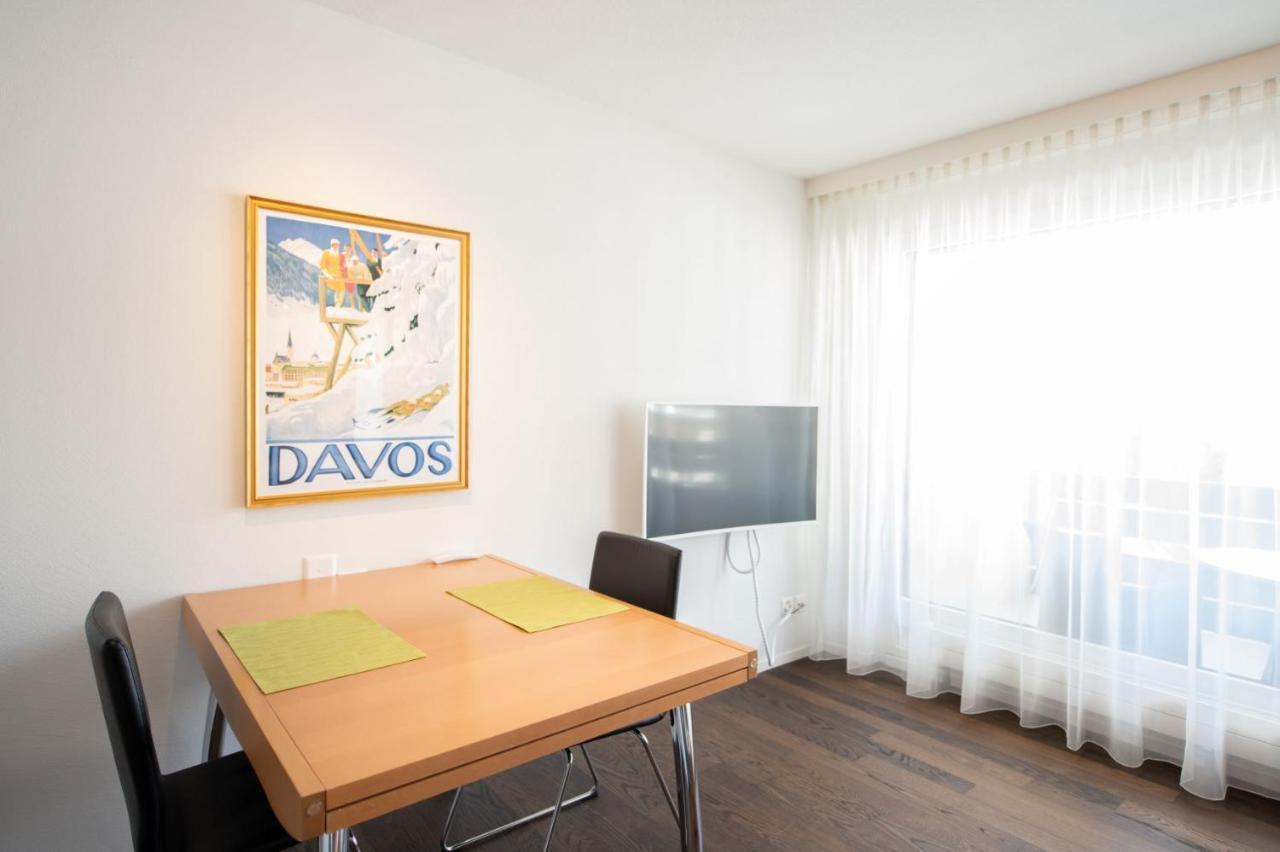 Ferienwohnungen, Carlton Am Park, Davos Platz エクステリア 写真